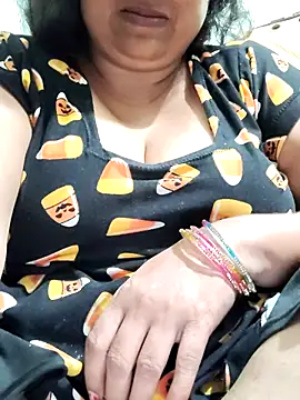 Snapshot of Mmm143 chatting on March 25, 2026, 11:36 pm Mmm143 online show from March 25, 2026, 11:36 pm