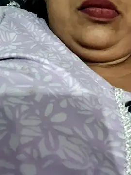Snapshot of Mmm143 chatting on July 15, 2026, 1:45 am Mmm143 online show from July 15, 2026, 1:45 am