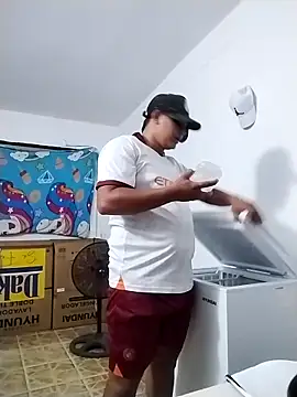 Snapshot of Alex_man23 chatting on October 22, 2025, 5:29 am Alex man23 online show from October 22, 2025, 5:29 am