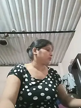 aliya-jaan71 online show from May 31, 2026, 6:42 pm