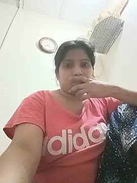 aliya-jaan71 online show from June 3, 2026, 11:11 am