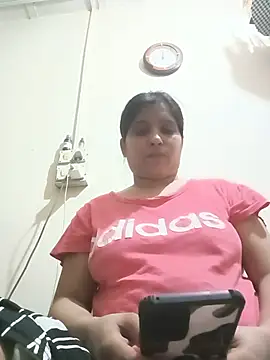aliya-jaan71 online show from June 17, 2026, 7:35 pm