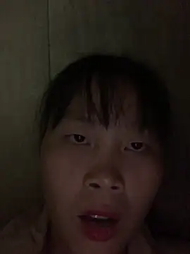 Snapshot of huong-18 chatting on October 24, 2025, 11:04 pm huong-18 online show from October 24, 2025, 11:04 pm