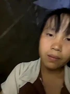 Snapshot of huong-18 chatting on November 9, 2025, 2:32 pm huong-18 online show from November 9, 2025, 2:32 pm