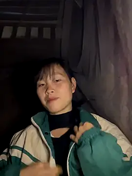 Snapshot of huong-18 chatting on November 22, 2025, 2:49 pm huong-18 online show from November 22, 2025, 2:49 pm