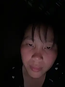 Snapshot of huong-18 chatting on November 7, 2025, 2:21 pm huong-18 online show from November 7, 2025, 2:21 pm