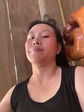 Snapshot of huong-18 chatting on October 17, 2025, 7:55 am huong-18 online show from October 17, 2025, 7:55 am