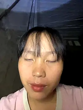 Snapshot of huong-18 chatting on November 17, 2025, 1:15 pm huong-18 online show from November 17, 2025, 1:15 pm