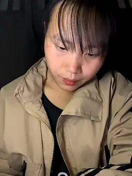 Snapshot of huong-18 chatting on November 23, 2025, 1:43 pm huong-18 online show from November 23, 2025, 1:43 pm