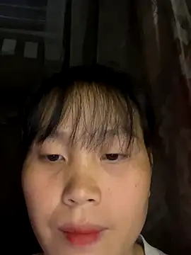 Snapshot of huong-18 chatting on November 12, 2025, 1:15 pm huong-18 online show from November 12, 2025, 1:15 pm