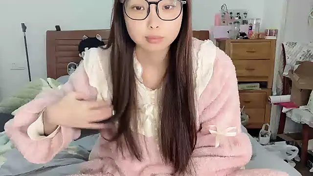 Akong11 online show from November 18, 2025, 2:27 am