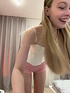 Snapshot of FriendlyFire_18 chatting on February 13, 2026, 9:48 pm FriendlyFire 18 online show from February 13, 2026, 9:48 pm