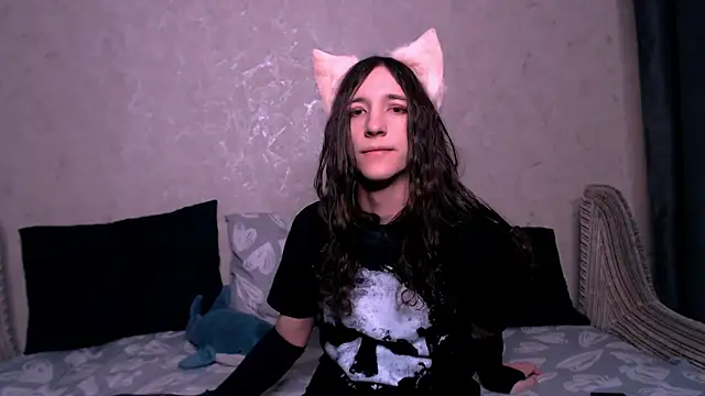 SilverMuse  online show from November 28, 2025, 5:29 am