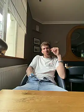 bobsex211 online show from June 10, 2026, 2:51 pm