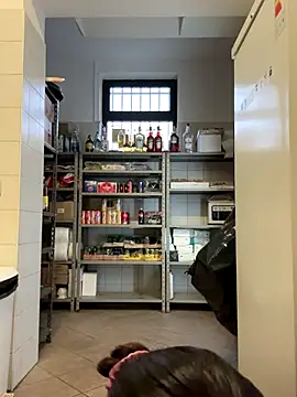 ainaht online show from December 23, 2025, 8:35 am