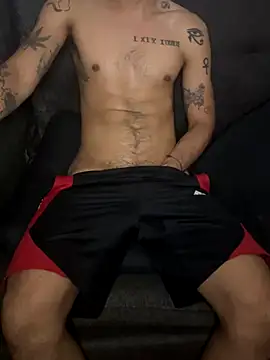 Snapshot of latinoxx1992 chatting on September 16, 2025, 1:39 am latinoxx1992 online show from September 16, 2025, 1:39 am