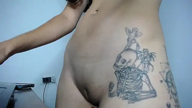 Amber Miiller2 online show from October 15, 2025, 8:50 pm