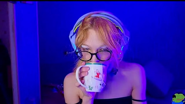 Snapshot of bekvafluttershy chatting on November 22, 2025, 11:14 pm bekvafluttershy online show from November 22, 2025, 11:14 pm