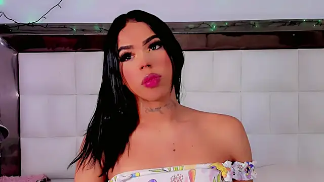 Snapshot of leah_fernanda chatting on October 8, 2025, 8:05 am leah fernanda online show from October 8, 2025, 8:05 am