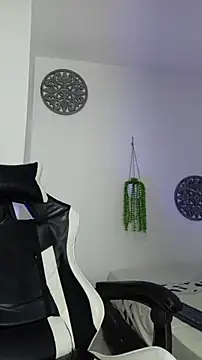 saack  xx online show from October 20, 2025, 10:43 pm