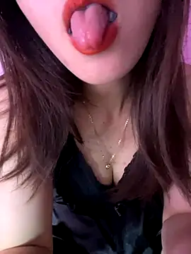 Moon pusy online show from November 14, 2025, 12:53 pm