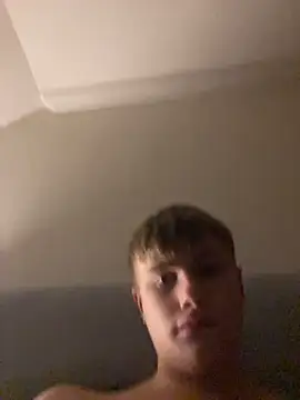 Snapshot of Sammyboy2211 chatting on October 27, 2025, 1:28 am Sammyboy2211 online show from October 27, 2025, 1:28 am