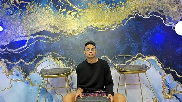 Juicy Creww online show from November 1, 2025, 9:58 am