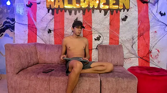 Juicy Creww online show from October 30, 2025, 9:07 am