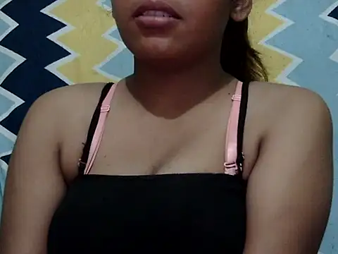 Snapshot of simmu__baby chatting on September 17, 2025, 8:16 am simmu baby online show from September 17, 2025, 8:16 am