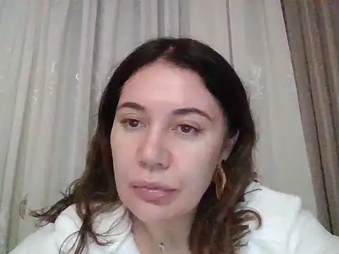 Snapshot of Lomivah chatting on January 6, 2026, 3:05 pm Lomivah online show from January 6, 2026, 3:05 pm