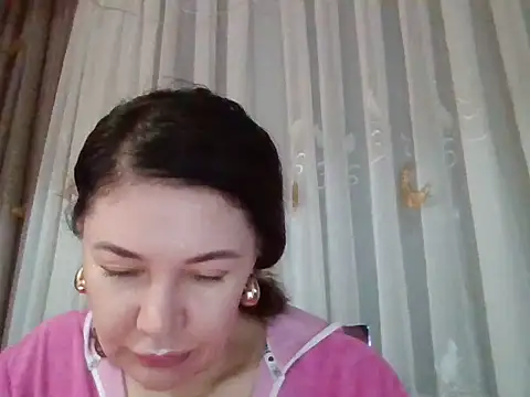 Snapshot of Lomivah chatting on January 15, 2026, 7:39 pm Lomivah online show from January 15, 2026, 7:39 pm