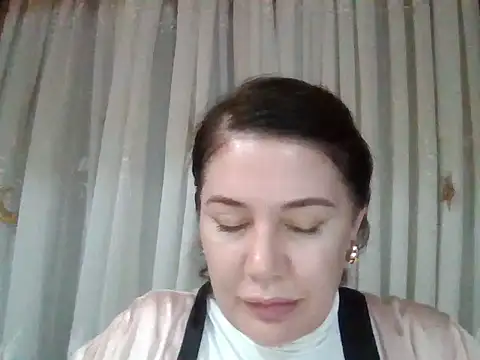 Snapshot of Lomivah chatting on November 13, 2025, 7:07 pm Lomivah online show from November 13, 2025, 7:07 pm