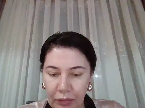 Snapshot of Lomivah chatting on December 20, 2025, 3:26 pm Lomivah online show from December 20, 2025, 3:26 pm