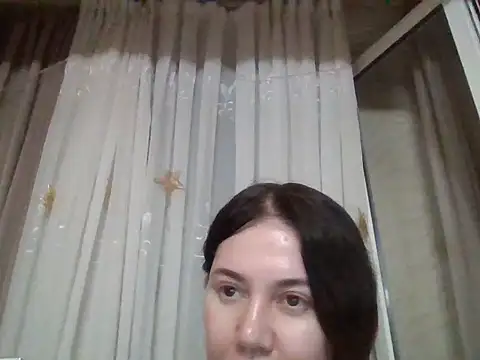 Snapshot of Lomivah chatting on October 23, 2025, 6:17 pm Lomivah online show from October 23, 2025, 6:17 pm
