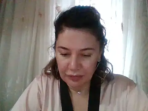 Snapshot of Lomivah chatting on November 4, 2025, 10:41 am Lomivah online show from November 4, 2025, 10:41 am
