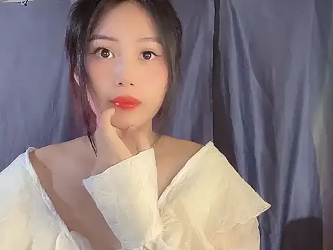 Snapshot of Lyly4757 chatting on October 12, 2025, 2:40 pm Lyly4757 online show from October 12, 2025, 2:40 pm