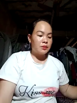 Snapshot of emilyzz chatting on April 14, 2026, 1:10 am emilyzz online show from April 14, 2026, 1:10 am