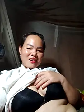 Snapshot of emilyzz chatting on March 29, 2026, 8:27 am emilyzz online show from March 29, 2026, 8:27 am