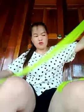 emilyzz online show from May 16, 2026, 8:02 am