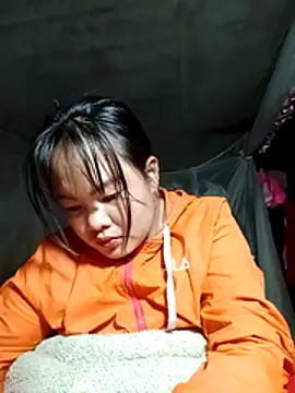 Snapshot of emilyzz chatting on March 7, 2026, 2:18 am emilyzz online show from March 7, 2026, 2:18 am