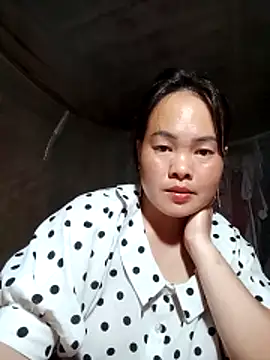 Snapshot of emilyzz chatting on April 7, 2026, 11:56 am emilyzz online show from April 7, 2026, 11:56 am