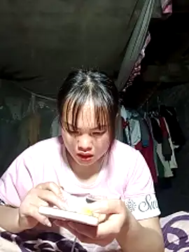 Snapshot of emilyzz chatting on February 7, 2026, 4:20 am emilyzz online show from February 7, 2026, 4:20 am