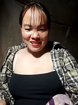 Snapshot of emilyzz chatting on April 1, 2026, 2:14 pm emilyzz online show from April 1, 2026, 2:14 pm