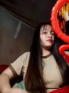 Snapshot of emilyzz chatting on March 12, 2026, 1:04 pm emilyzz online show from March 12, 2026, 1:04 pm