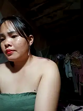 Snapshot of emilyzz chatting on April 12, 2026, 2:09 pm emilyzz online show from April 12, 2026, 2:09 pm