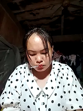 emilyzz online show from April 23, 2026, 5:36 am