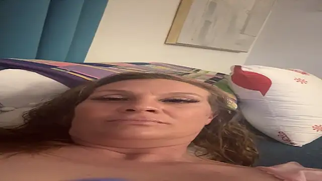 Snapshot of Ariasweetaspie chatting on February 10, 2026, 6:12 am Ariasweetaspie online show from February 10, 2026, 6:12 am