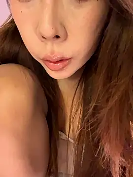 qianhan x online show from March 12, 2026, 2:43 pm