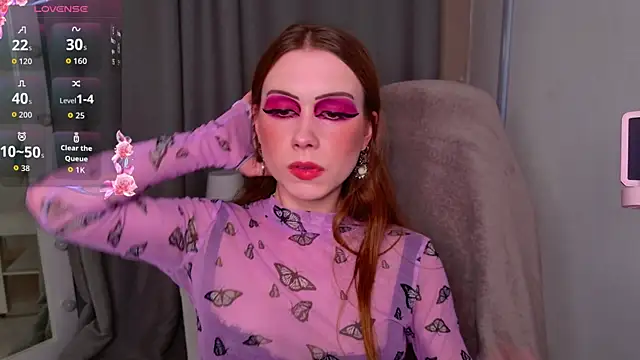 Snapshot of KarenSmitht chatting on October 12, 2025, 3:57 pm KarenSmitht online show from October 12, 2025, 3:57 pm