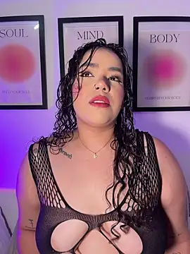krisstenSantos online show from June 22, 2026, 3:20 pm